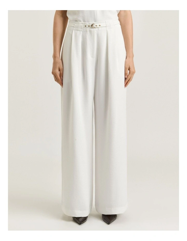 Textured Twill Pleat Tuck Pant in Cream image 3