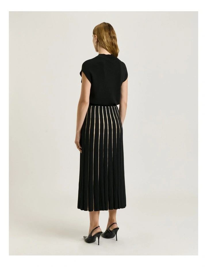 Matte & Shiny Pleat Knit Skirt in Black image 2