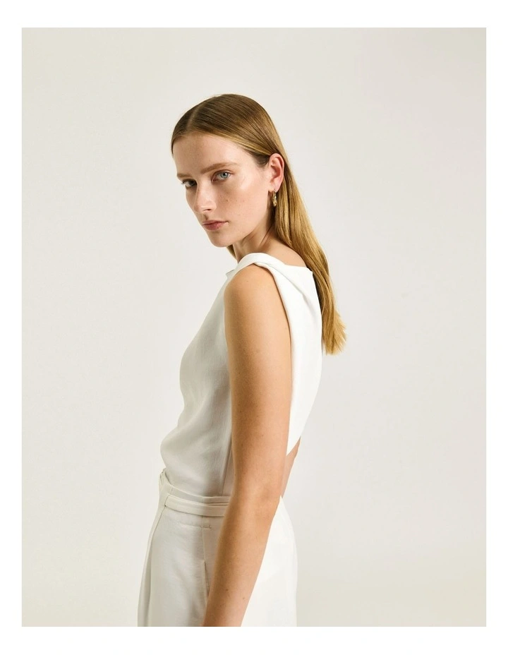 DRAPEY CREPE TWIST SHOULDER TOP image 4