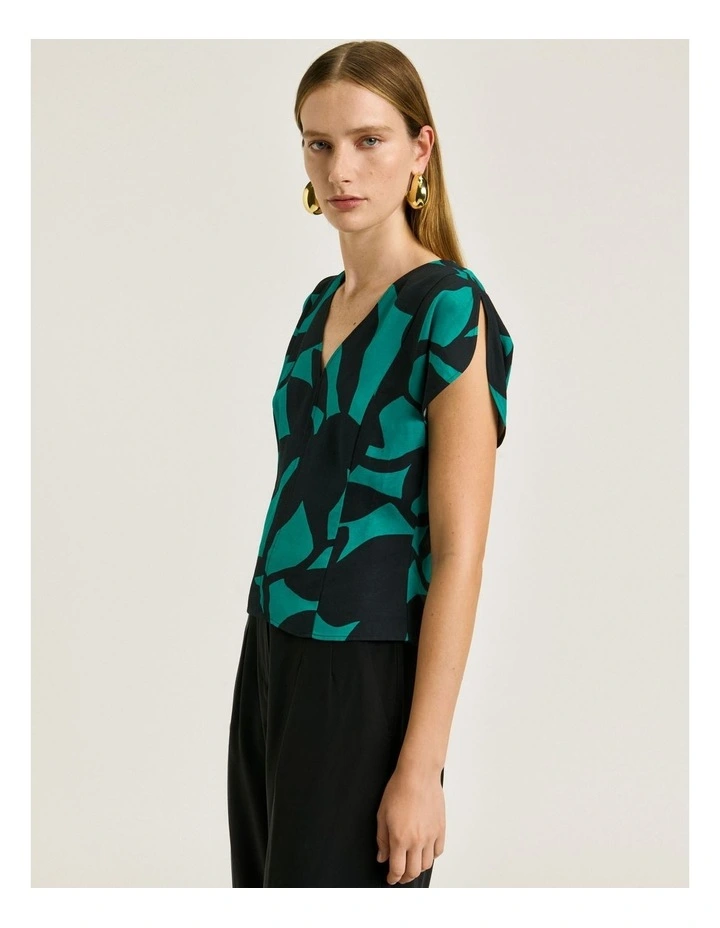 Shadow Leaf Circle Sleeve Top in Jade image 3