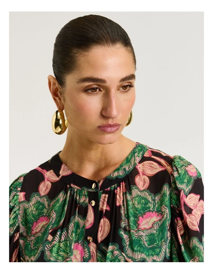 Batik Bloom Georgette Dress in Noir image 5