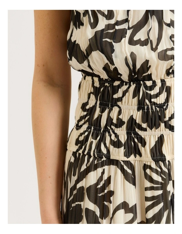 Filigree Print Crinkle Maxi Dress in Black image 4