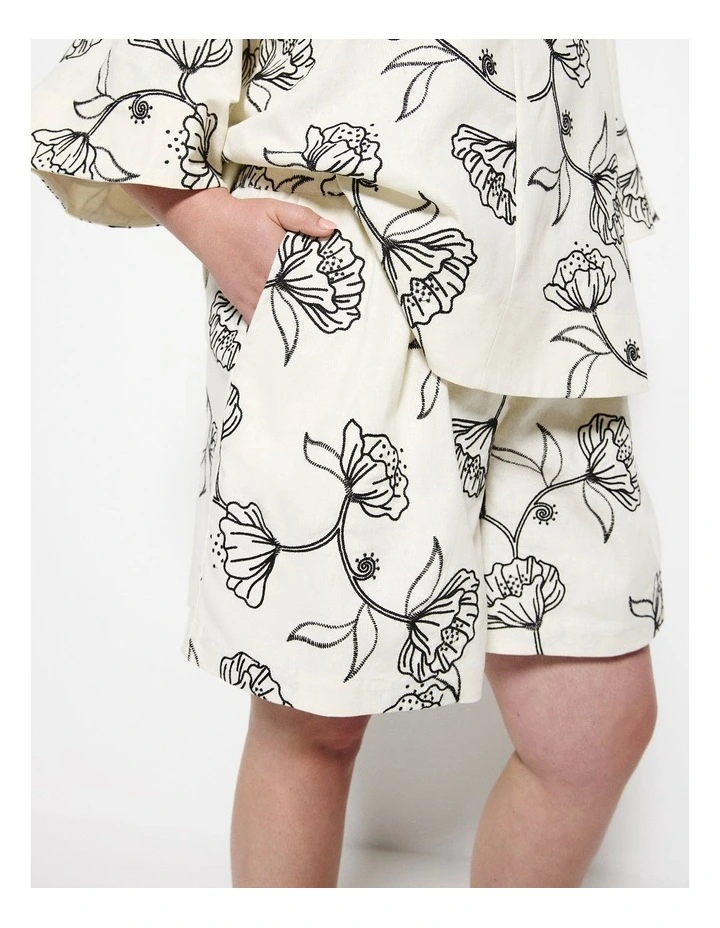 Aurora Short in Almond Floral image 3