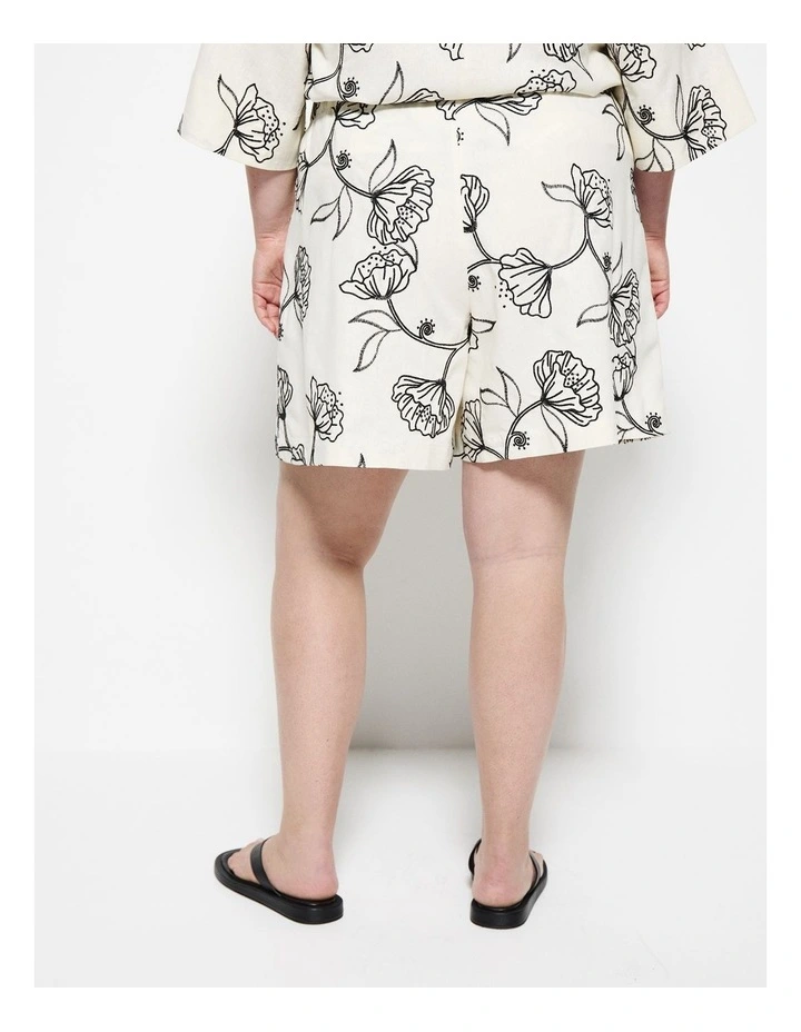 Aurora Short in Almond Floral image 4