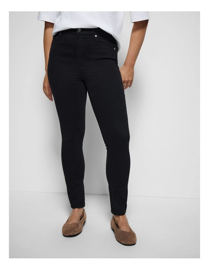 Skinny Leg Jean in Black image 3