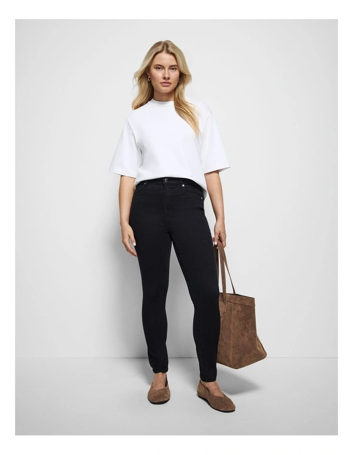 Skinny Leg Jean in Black image 5