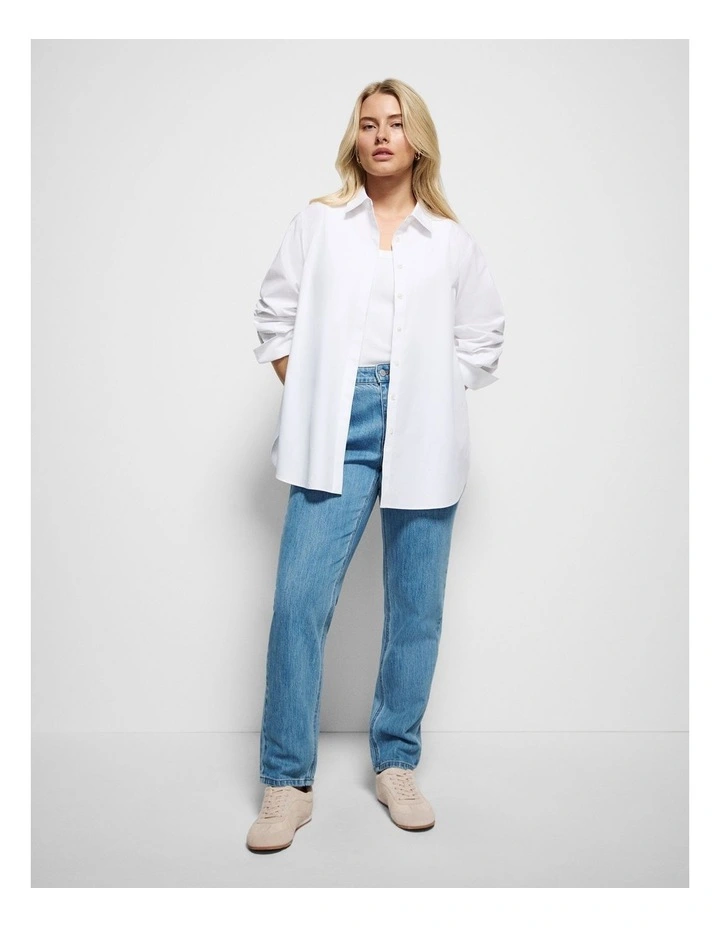 The High Rise Crop Girlfriend Jean in Light Blue Wash image 4