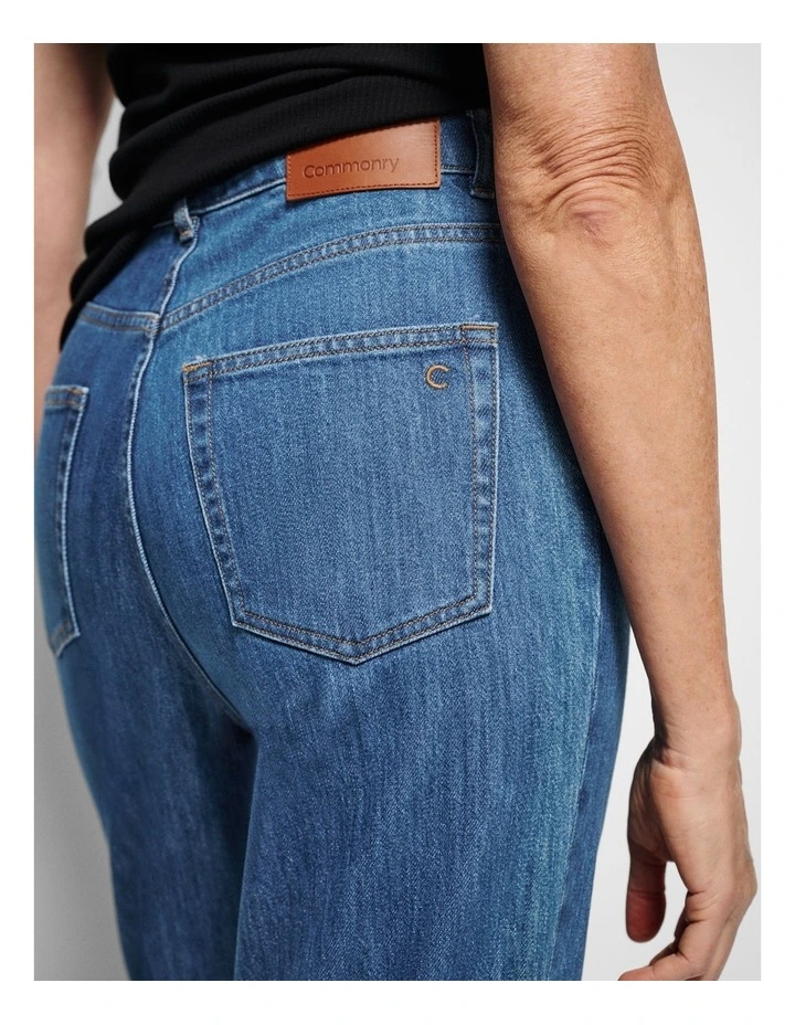 The High Rise Crop Girlfriend Jean in Light Blue Wash image 7