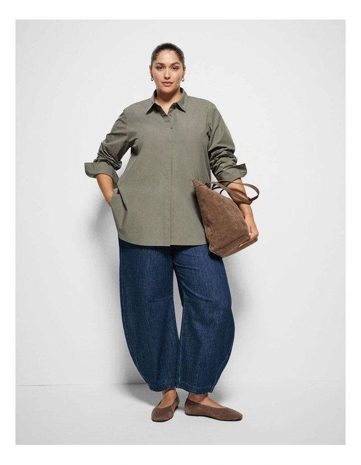 Good Earth Cotton Demi Shirt in Moss image 4