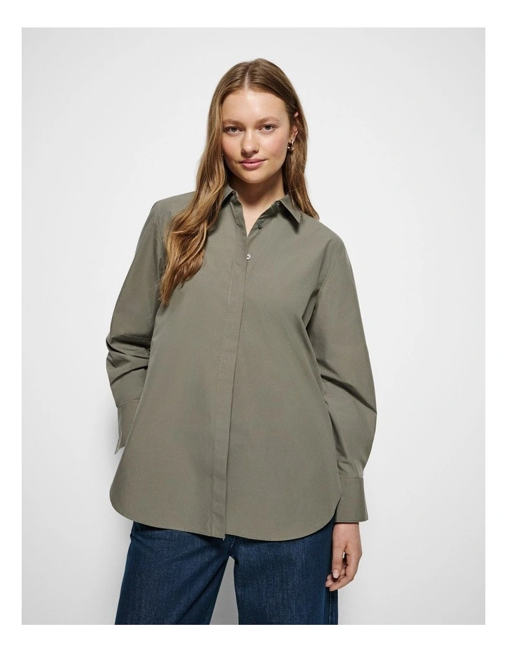 Good Earth Cotton Demi Shirt in Moss image 5