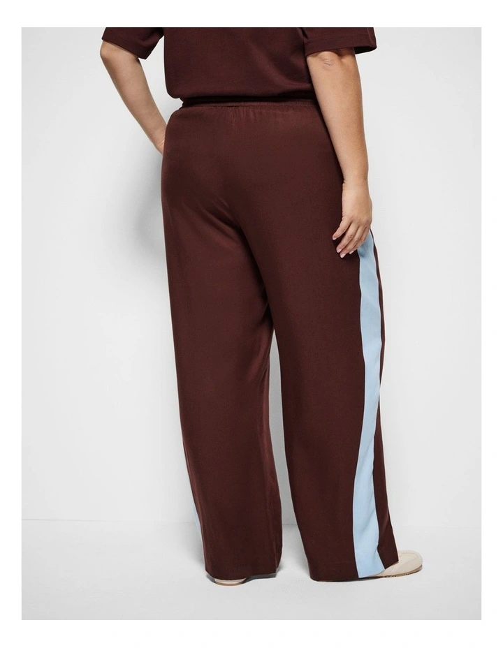 Kelly Pant in Mulberry image 4