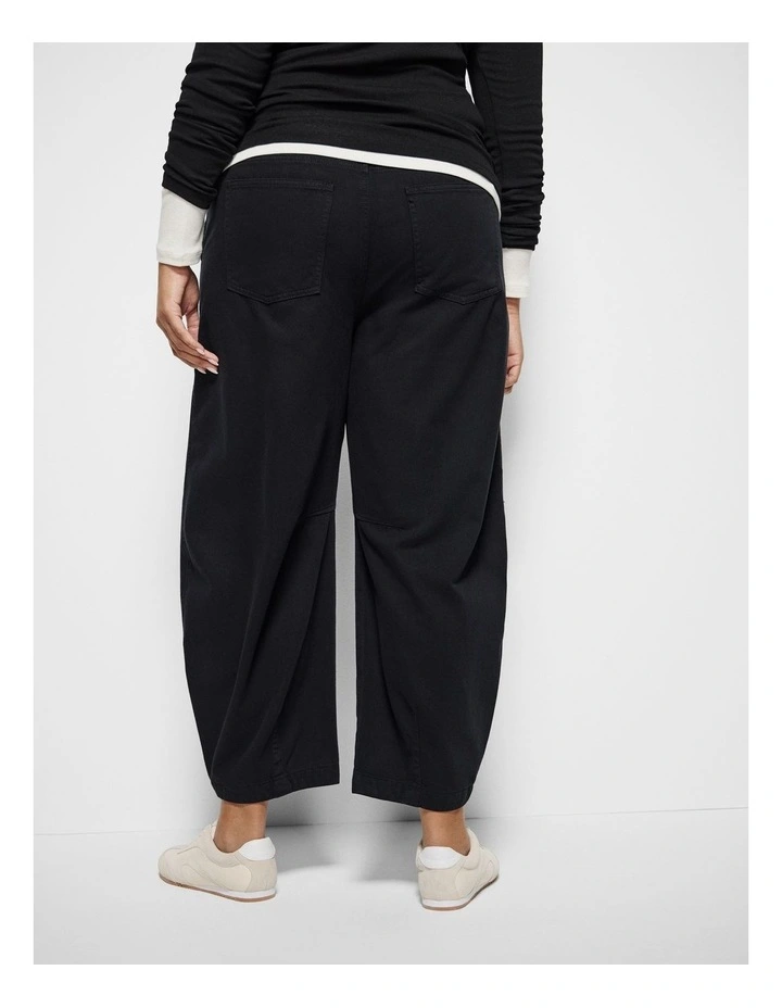 Jennifer Jeans in Black image 4