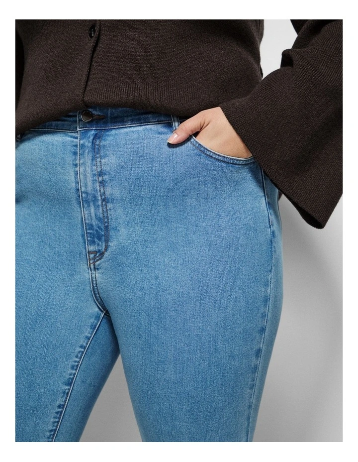 Skinny Leg Jean in Light Blue Wash image 3