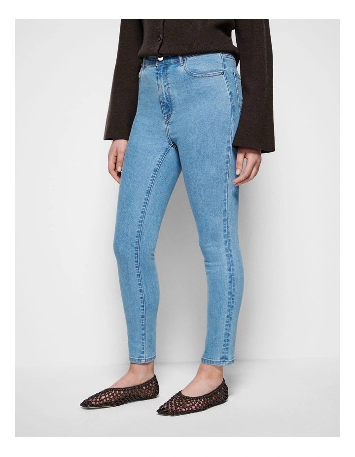 Skinny Leg Jean in Light Blue Wash image 6