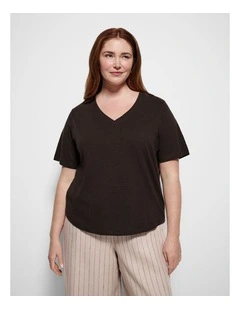 Rue V Neck Tee in Bitter Chocolate