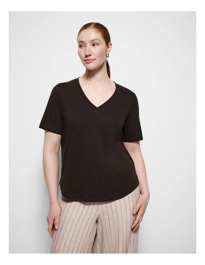Rue V Neck Tee in Bitter Chocolate image 5