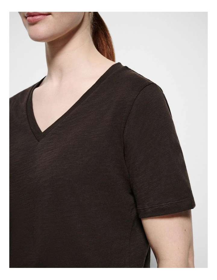 Rue V Neck Tee in Bitter Chocolate image 6