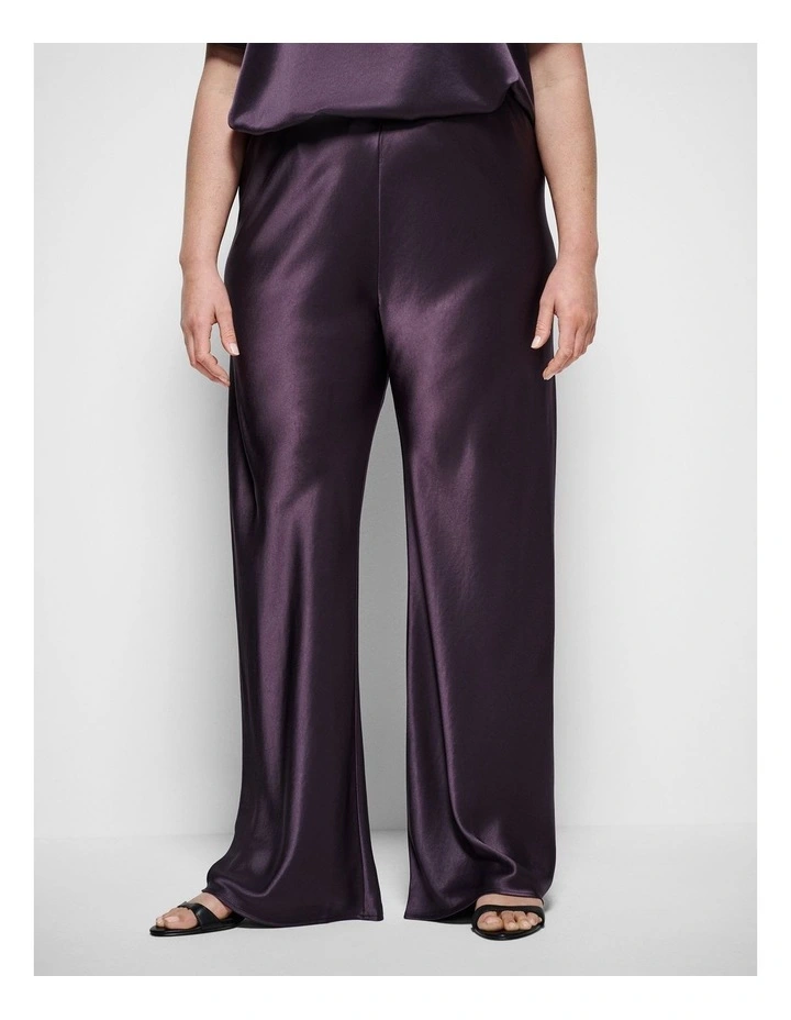 Tilly Pant in Aubergine image 2