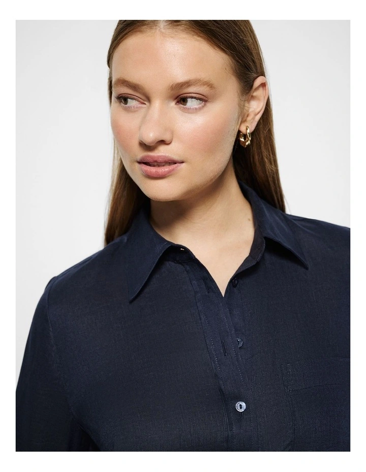 Pocket Linen Shirt in Navy image 2