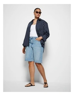 Girlfriend Denim Sho in Light Blue Wash