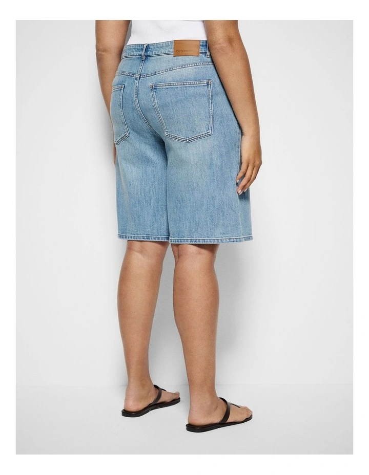 Girlfriend Denim Sho in Light Blue Wash image 4