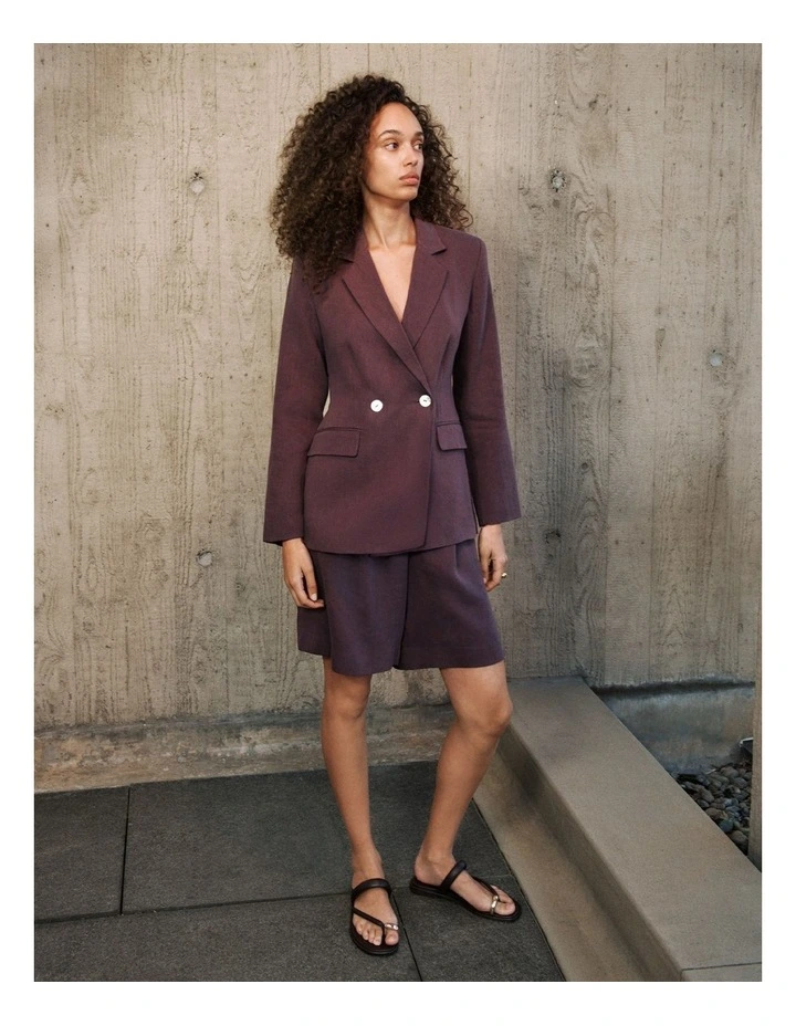 Linen Blend Longline Pleat Short in Dark Plum image 2
