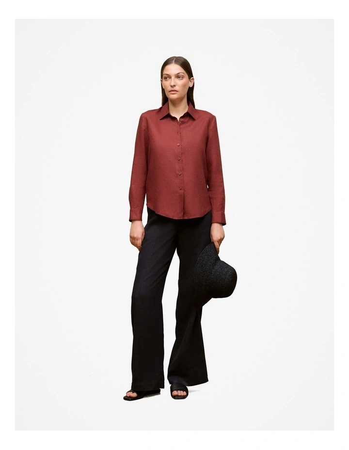 Linen Classic Shirt in Deep Red image 3