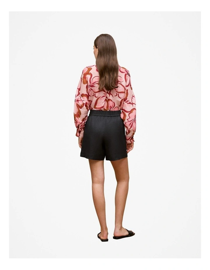 Linen Pull On Short in Black image 4