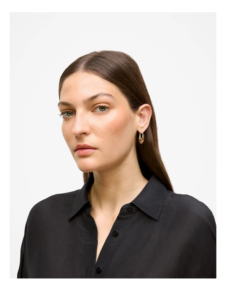 Etty Teardrop Hoops in Gold image 3