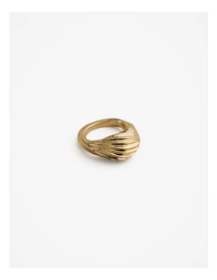 Era Twist Ring in Gold