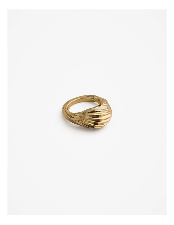 Era Twist Ring in Gold image 1