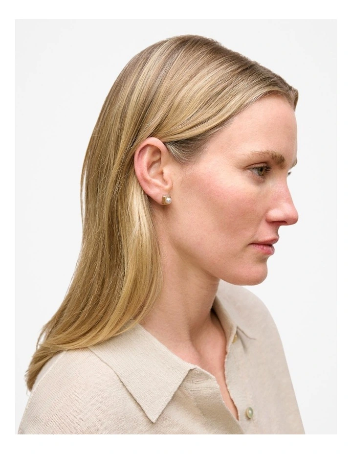 Kembla Pearl Stud Earrings in Gold image 2