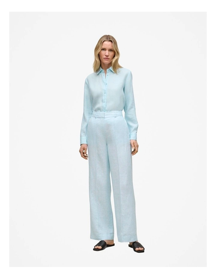 Linen Classic Shirt in Pastel Blue image 2