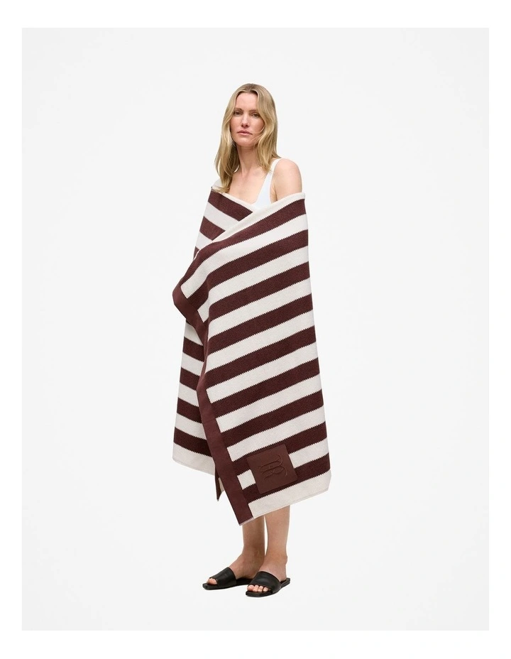 Cotton Jacquard Stripe Tr Towel in Espresso image 2