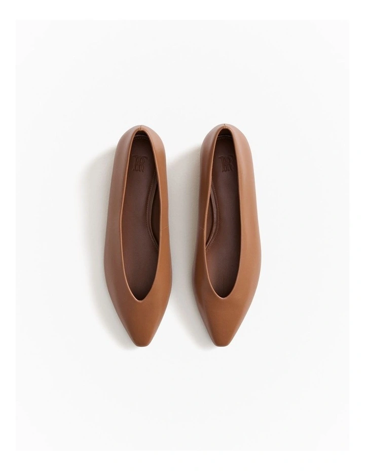 Cendre Flat in Dark Camel image 3