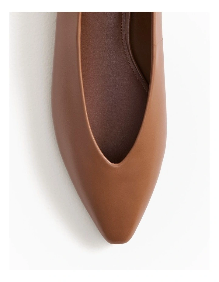 Cendre Flat in Dark Camel image 4