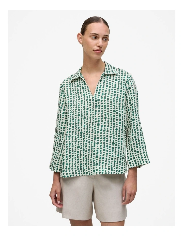 Brush Spot Linen Popover Shirt in True Green image 2