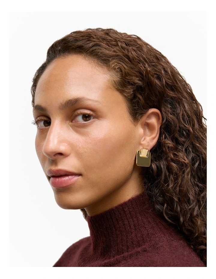 Thera Earring in Gold image 2