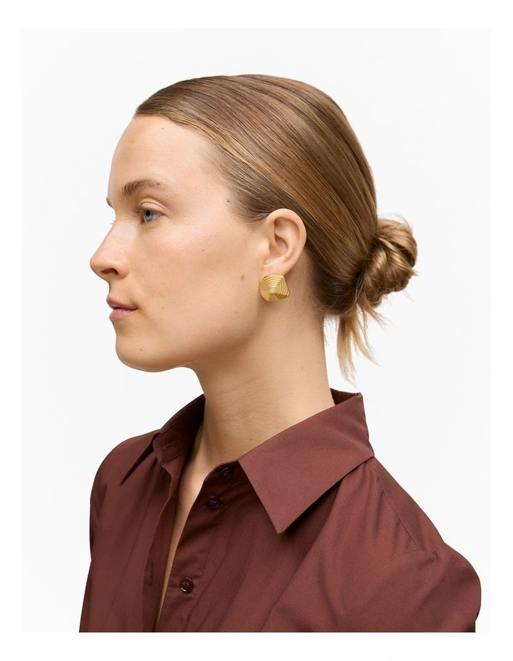 Maelis Stud Earrings in Soft Gold image 2