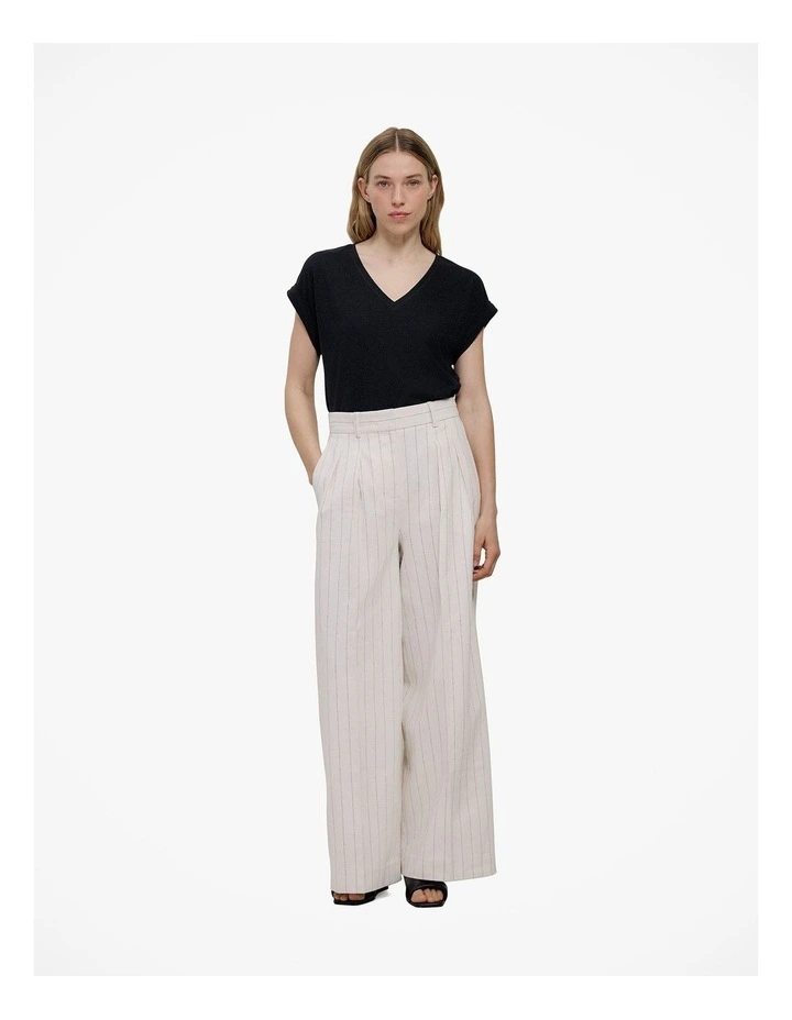 Linen Cotton V Neck T-shirt in Black image 2