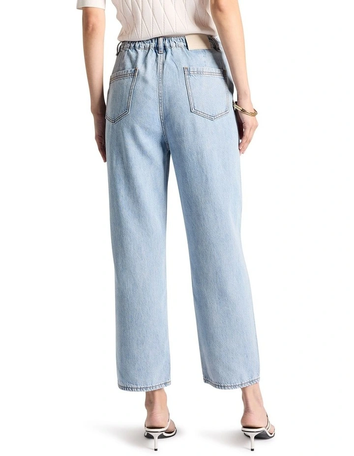 Magda Barrel Leg Jean in Light Wash image 4