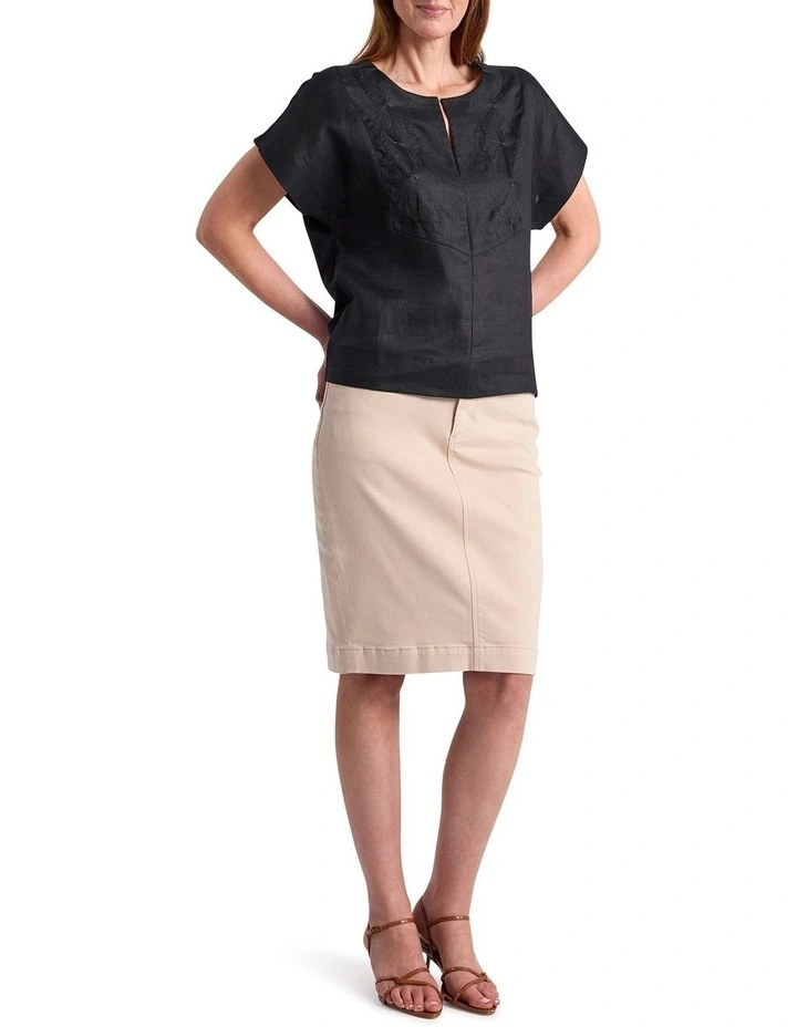 Andrea Linen Mix Tee in Black image 2