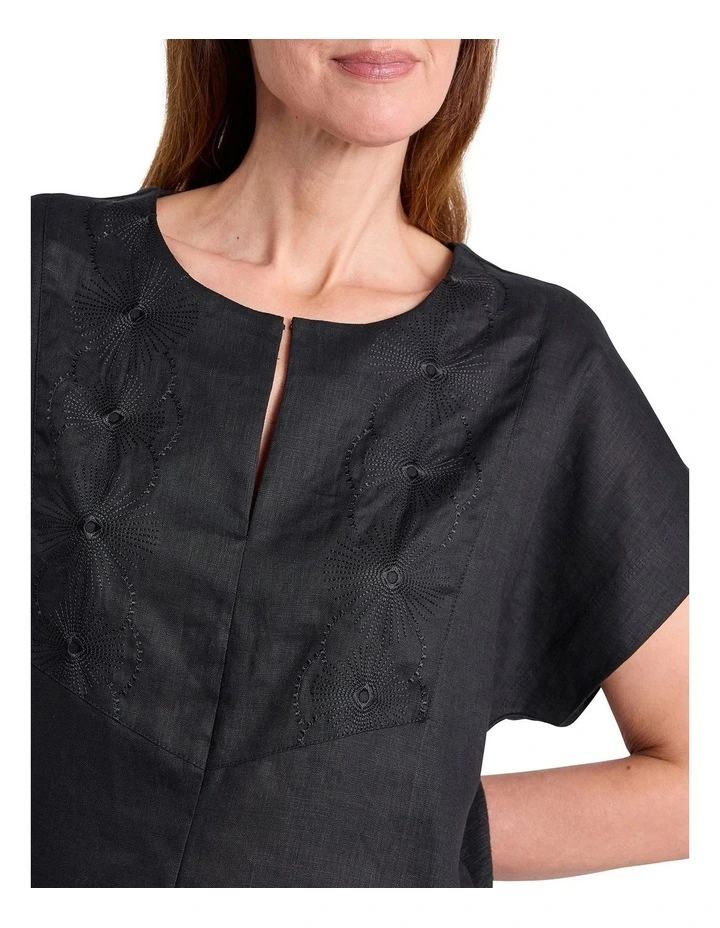 Andrea Linen Mix Tee in Black image 4