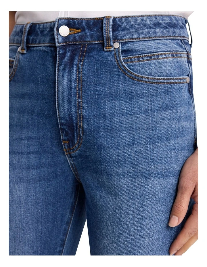 Mickie Slim Leg Jean in Mid Wash image 3