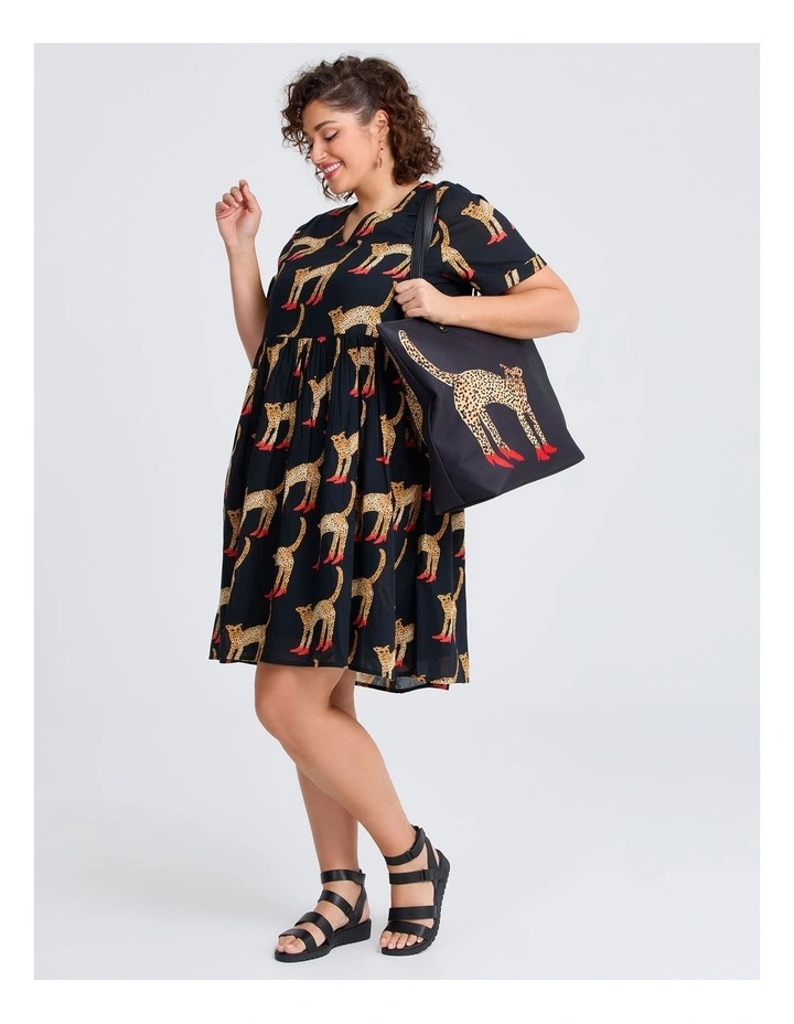 Bouffants Tote Bag Black image 5