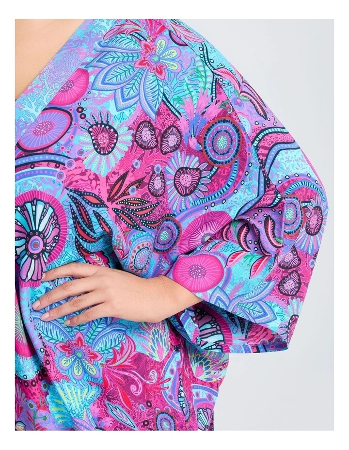 Pretty Ocean Cape in Multi image 3