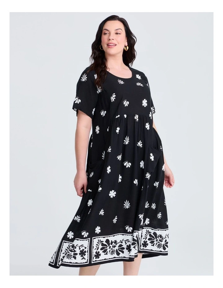 Natural Pocket Midi Dress in Black/vanilla image 4