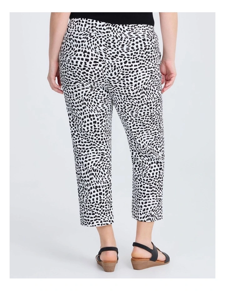 Print Bliss Stretch Taper Pant in White/Black Print image 2