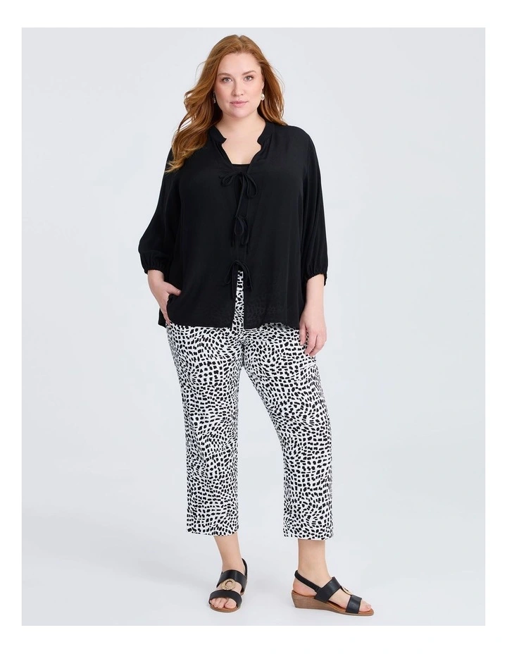 Print Bliss Stretch Taper Pant in White/Black Print image 3