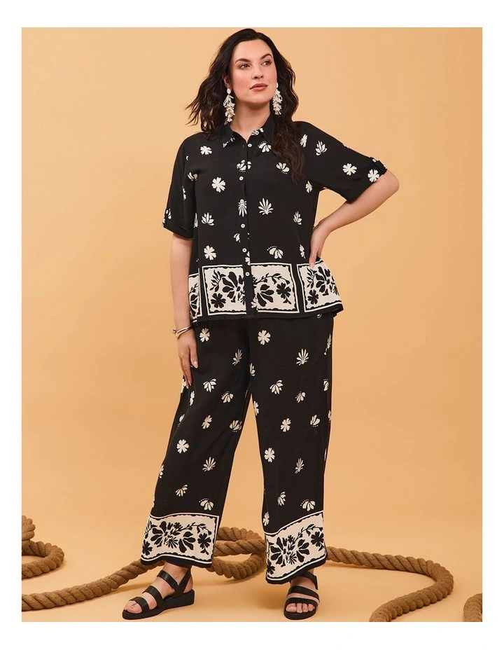 Natural Border Print Pant in Black/vanilla image 3